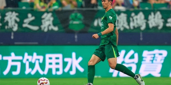 乐鱼体育网址-国安后防线洗牌！现役国脚踢不上比赛，蒙哥马利为何偏爱海米提？