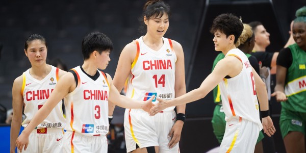 乐鱼体育平台-中国女篮首胜功臣诞生！不是韩旭和张子宇，宫鲁鸣这步棋走对了