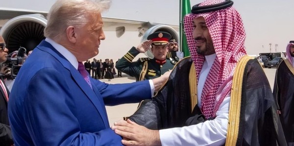 乐鱼网下载-准备同归于尽？伊朗不计代价全面反击，海湾国家沦为伊美挡箭牌？