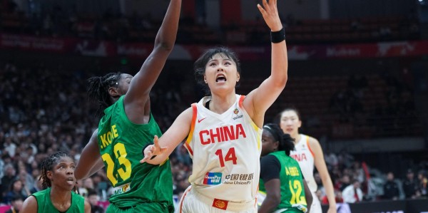 乐鱼体育平台-中国女篮首胜功臣诞生！不是韩旭和张子宇，宫鲁鸣这步棋走对了